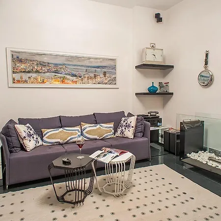 Irini Seaview House *