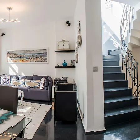 Irini Seaview House *